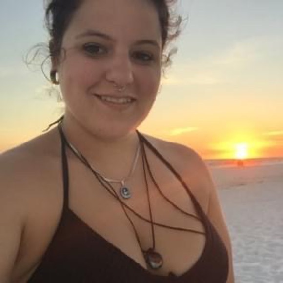 Meet your Posher, Megan - Picture 9 of 16